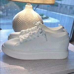 BP Women's White Sneakers Size 8.5 NWT